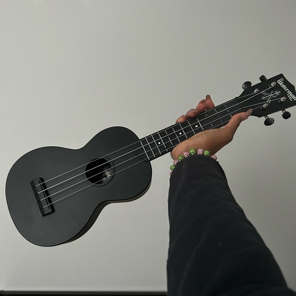 Ukulele black- Waterman